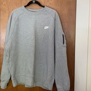 Men’s Nike sweatshirt